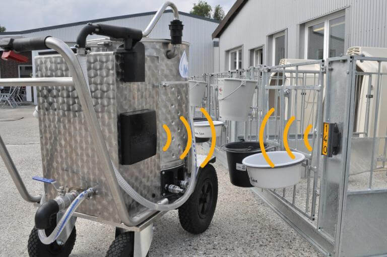 Identificare cu radio frecvenţă a cuşetelor cu viţei
